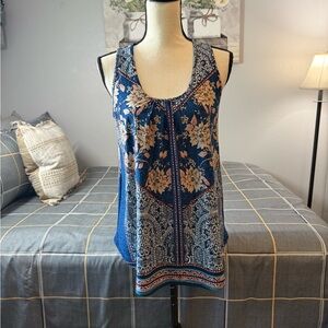 ♥️NWOT AUW Floral Blue Sleeveless Top Size Medium